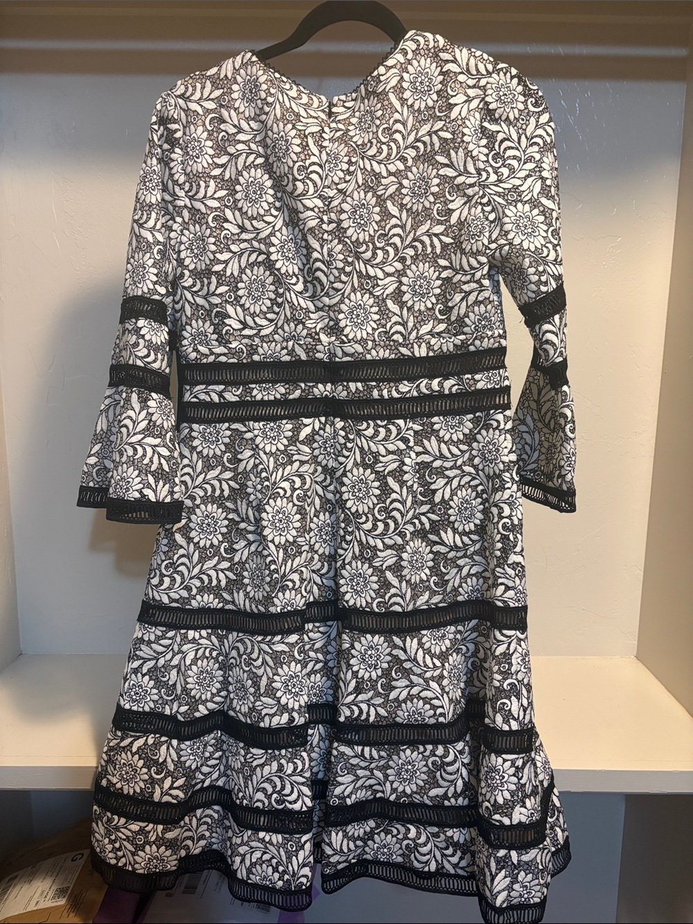 SHAN Black & White Floral Lace-Trim V-Neck Midi Dress - Picture 9 of 12